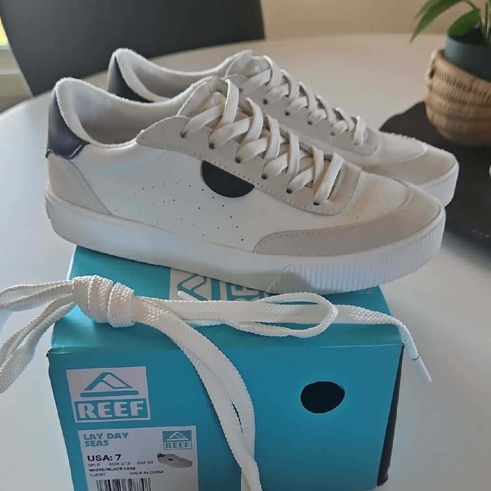 Reef Lay Day Seas Sneakers - Size 7